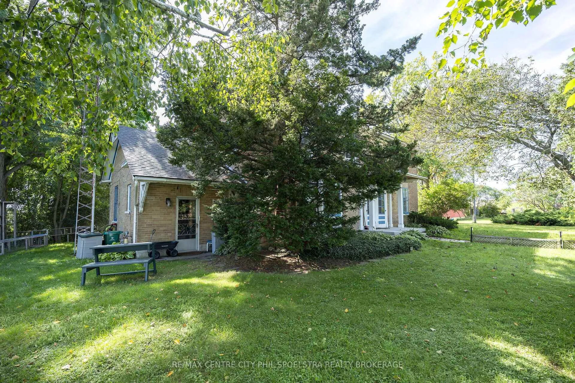 Photo 30 of 1000 Bridge Street E, Woolwich, Breslau — HOMEH
