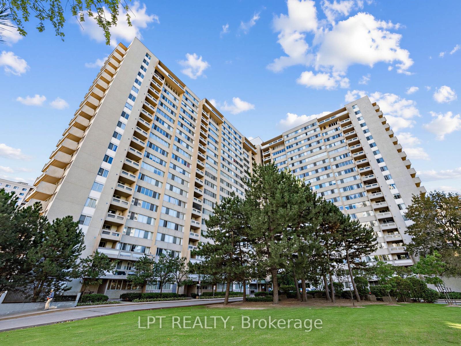 Photo of Unit 1112, 3590 Kaneff Crescent