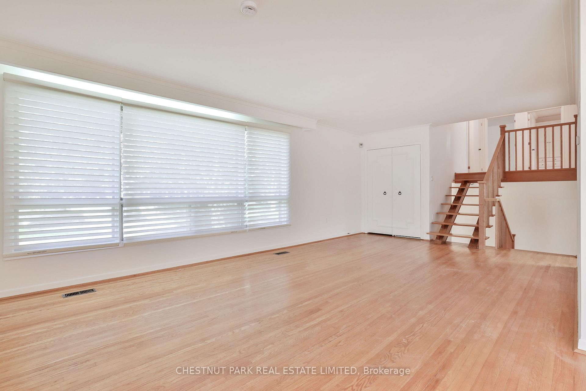 Photo 5 of 2 Allview Crescent, North York, Bayview Village — HOMEH