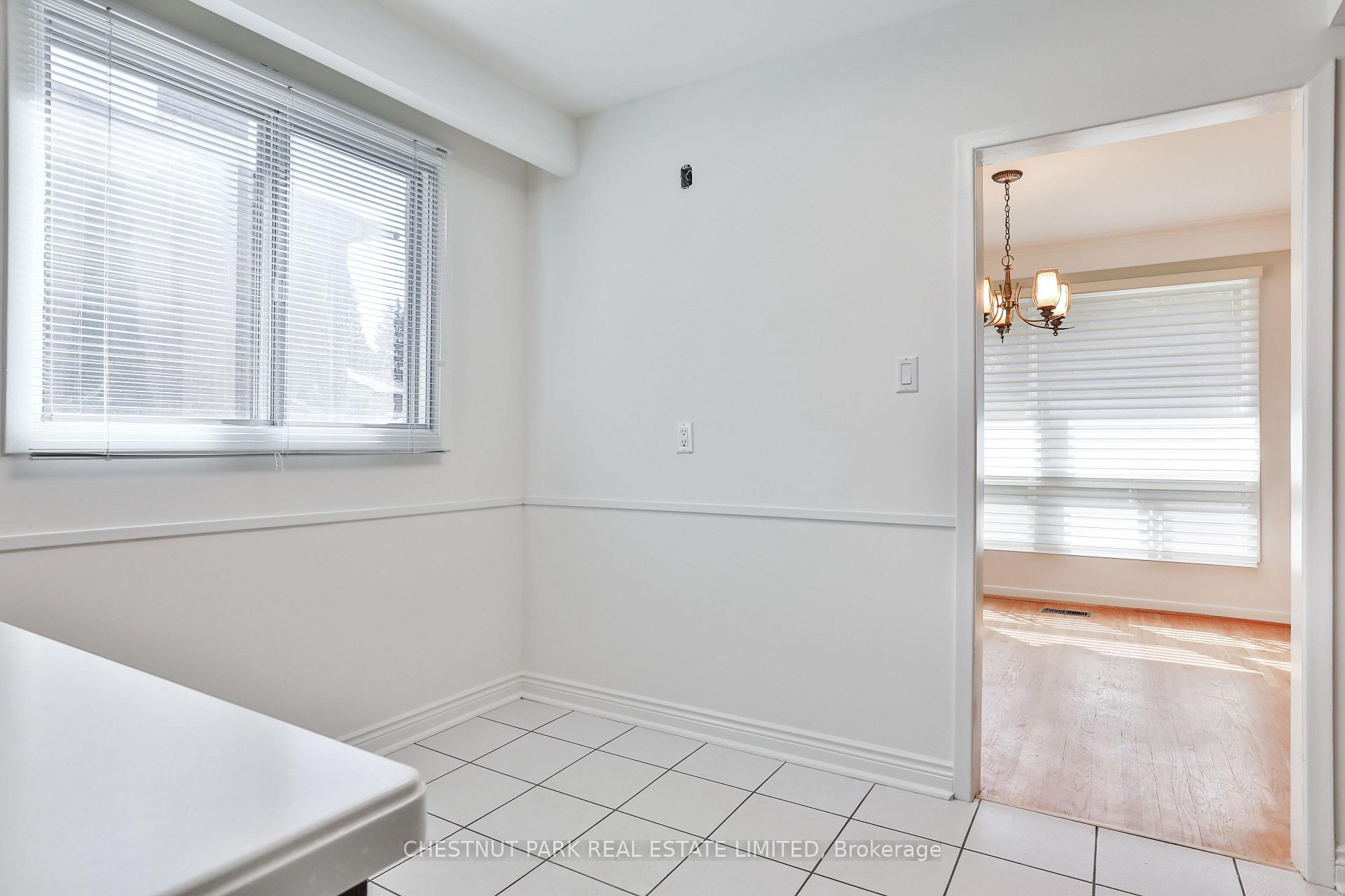Photo 12 of 2 Allview Crescent, North York, Bayview Village — HOMEH