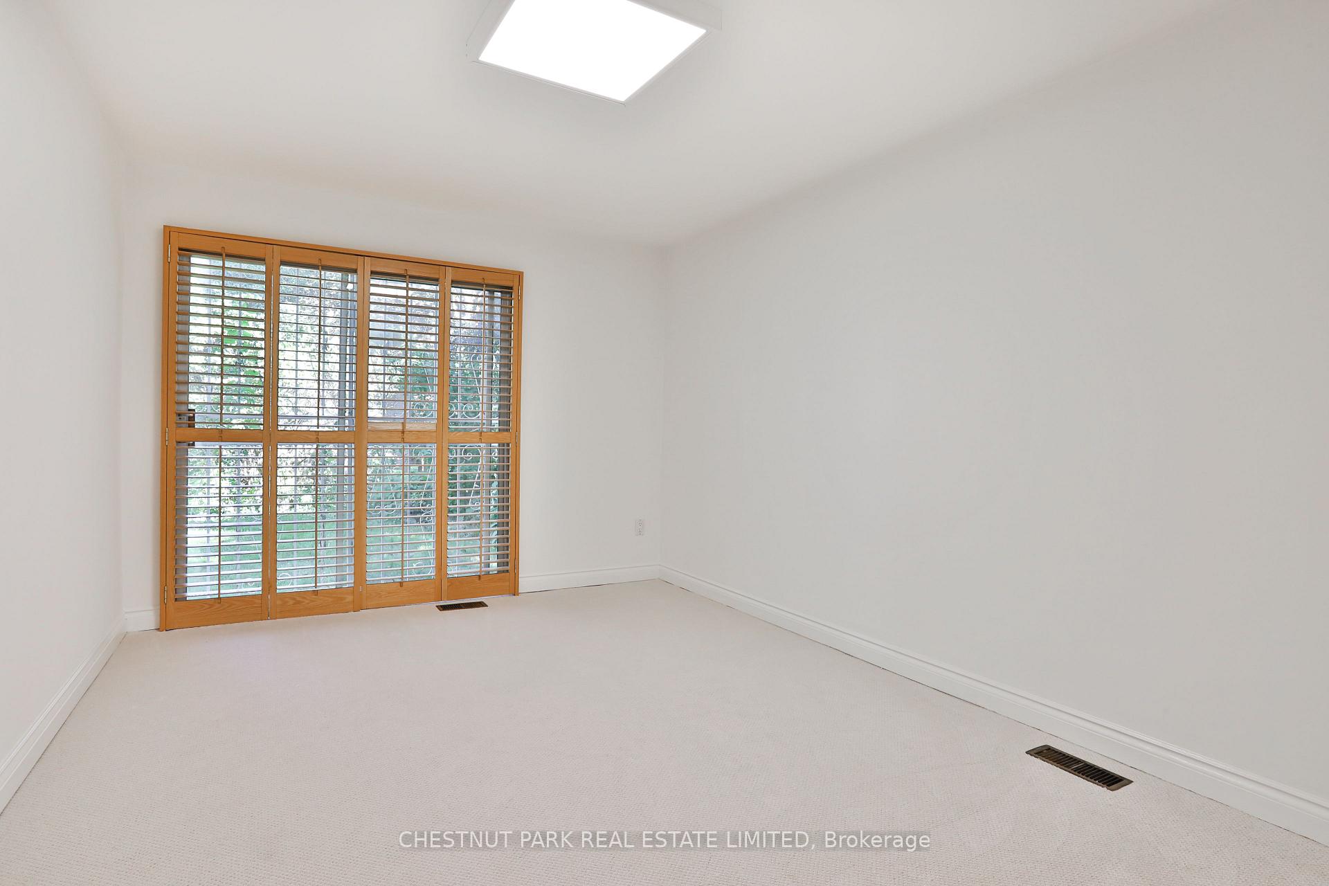 Photo 13 of 2 Allview Crescent, North York, Bayview Village — HOMEH