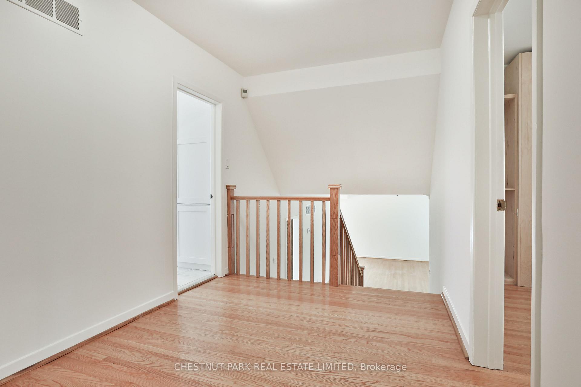 Photo 16 of 2 Allview Crescent, North York, Bayview Village — HOMEH
