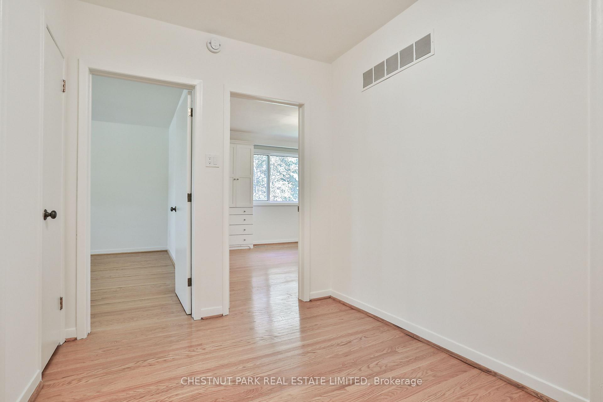 Photo 17 of 2 Allview Crescent, North York, Bayview Village — HOMEH