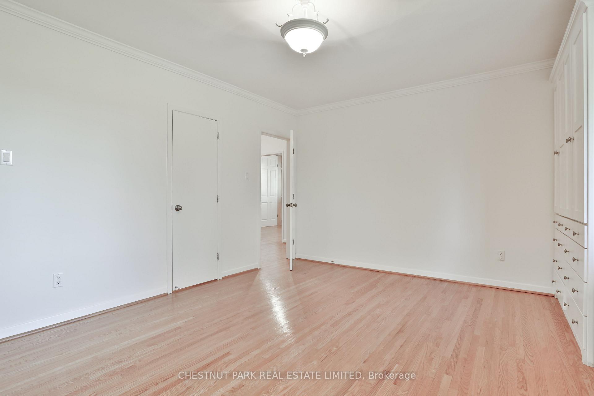 Photo 19 of 2 Allview Crescent, North York, Bayview Village — HOMEH
