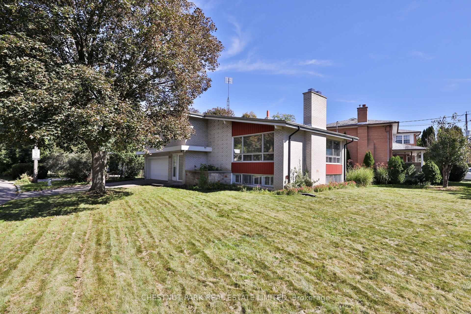 Photo 33 of 2 Allview Crescent, North York, Bayview Village — HOMEH