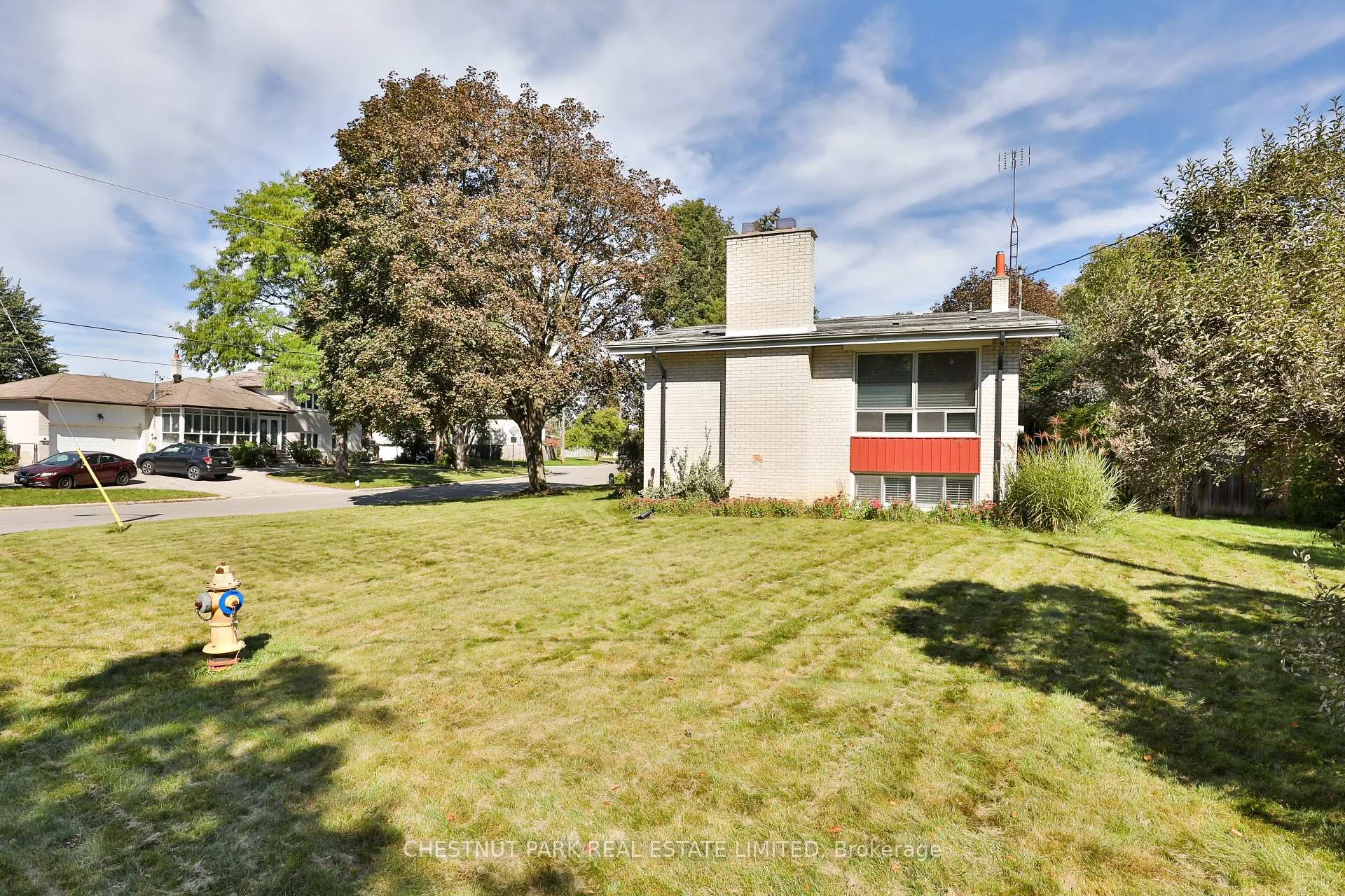 Photo 35 of 2 Allview Crescent, North York, Bayview Village — HOMEH