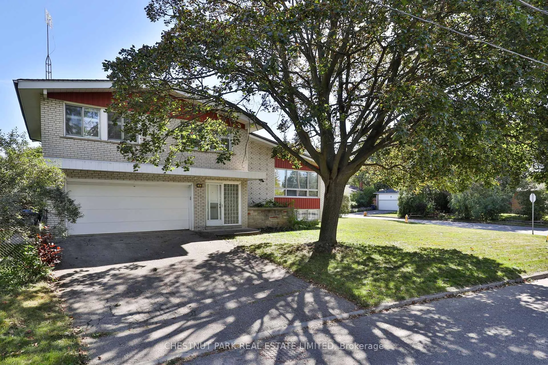 Photo 38 of 2 Allview Crescent, North York, Bayview Village — HOMEH