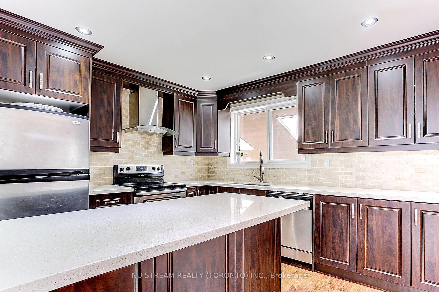 Photo 9 of Unit Main, 432 Crosby Avenue, Richmond Hill, Crosby — HOMEH