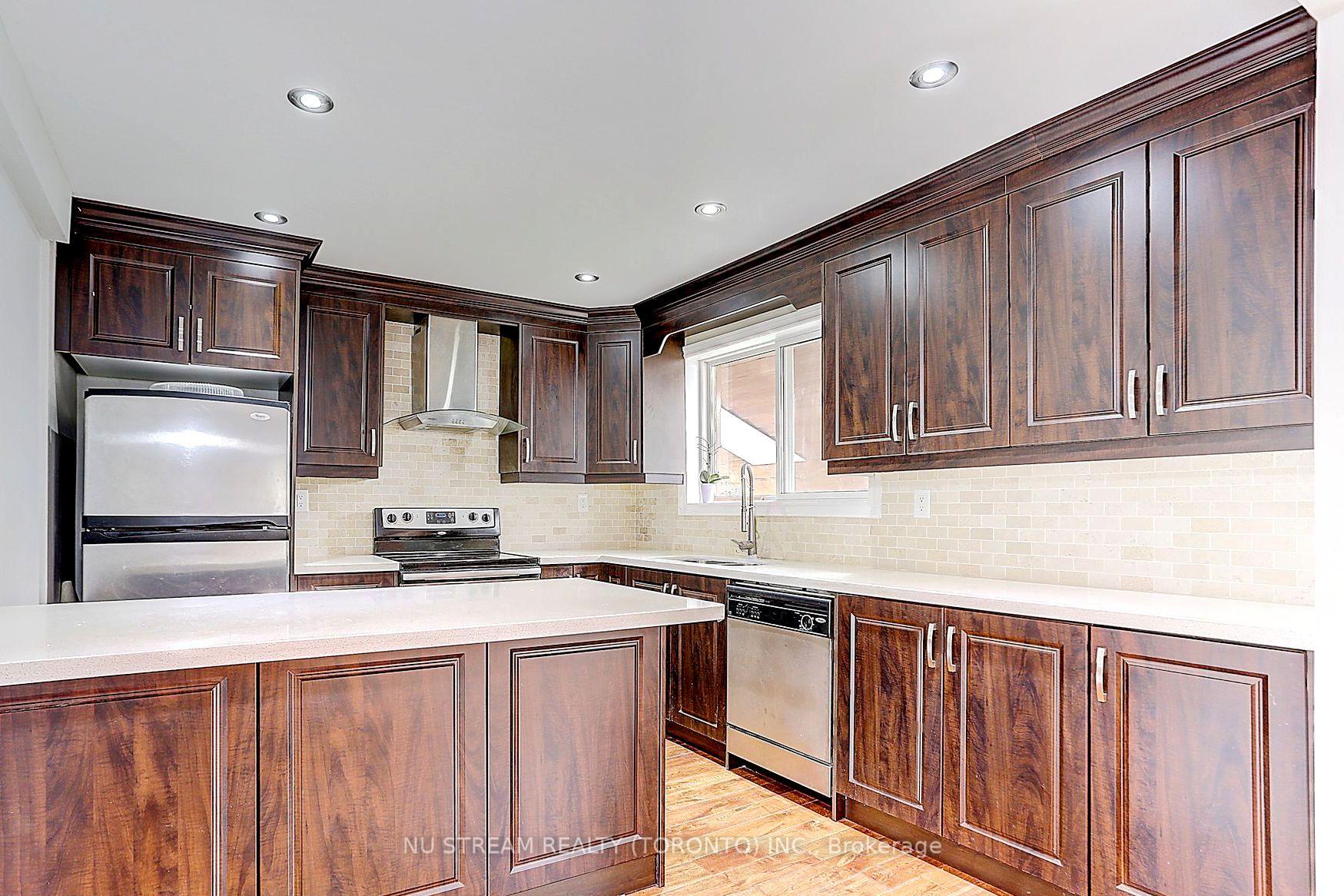 Photo 10 of Unit Main, 432 Crosby Avenue, Richmond Hill, Crosby — HOMEH