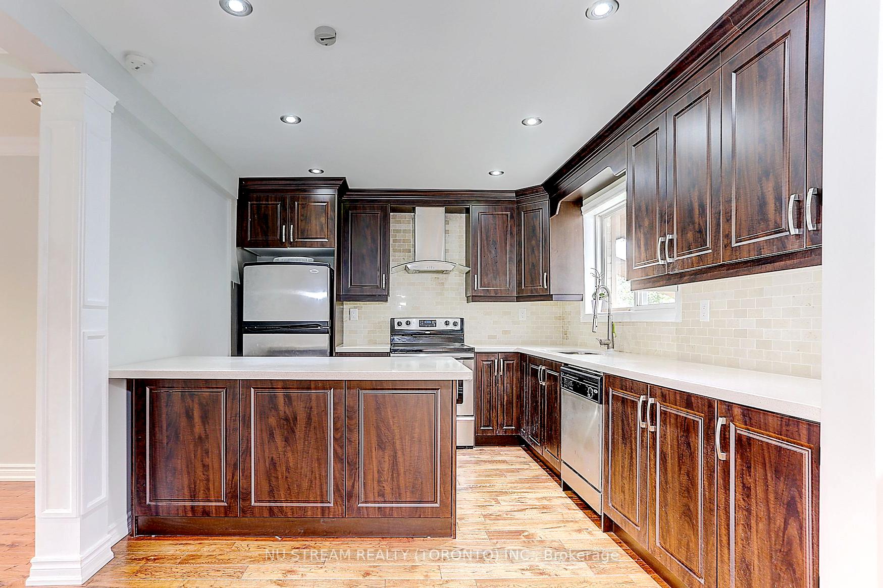 Photo 11 of Unit Main, 432 Crosby Avenue, Richmond Hill, Crosby — HOMEH