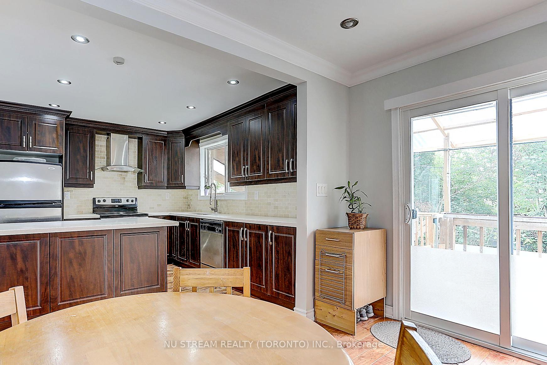 Photo 12 of Unit Main, 432 Crosby Avenue, Richmond Hill, Crosby — HOMEH