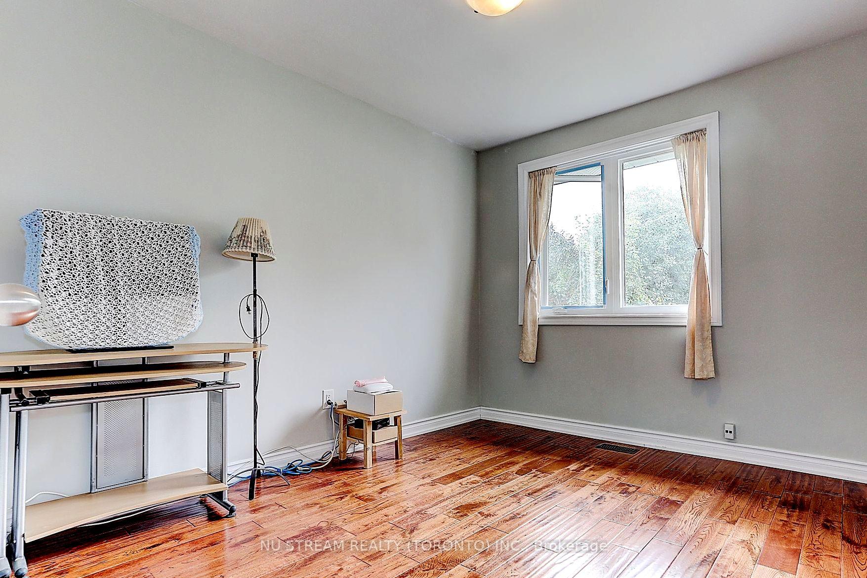 Photo 18 of Unit Main, 432 Crosby Avenue, Richmond Hill, Crosby — HOMEH