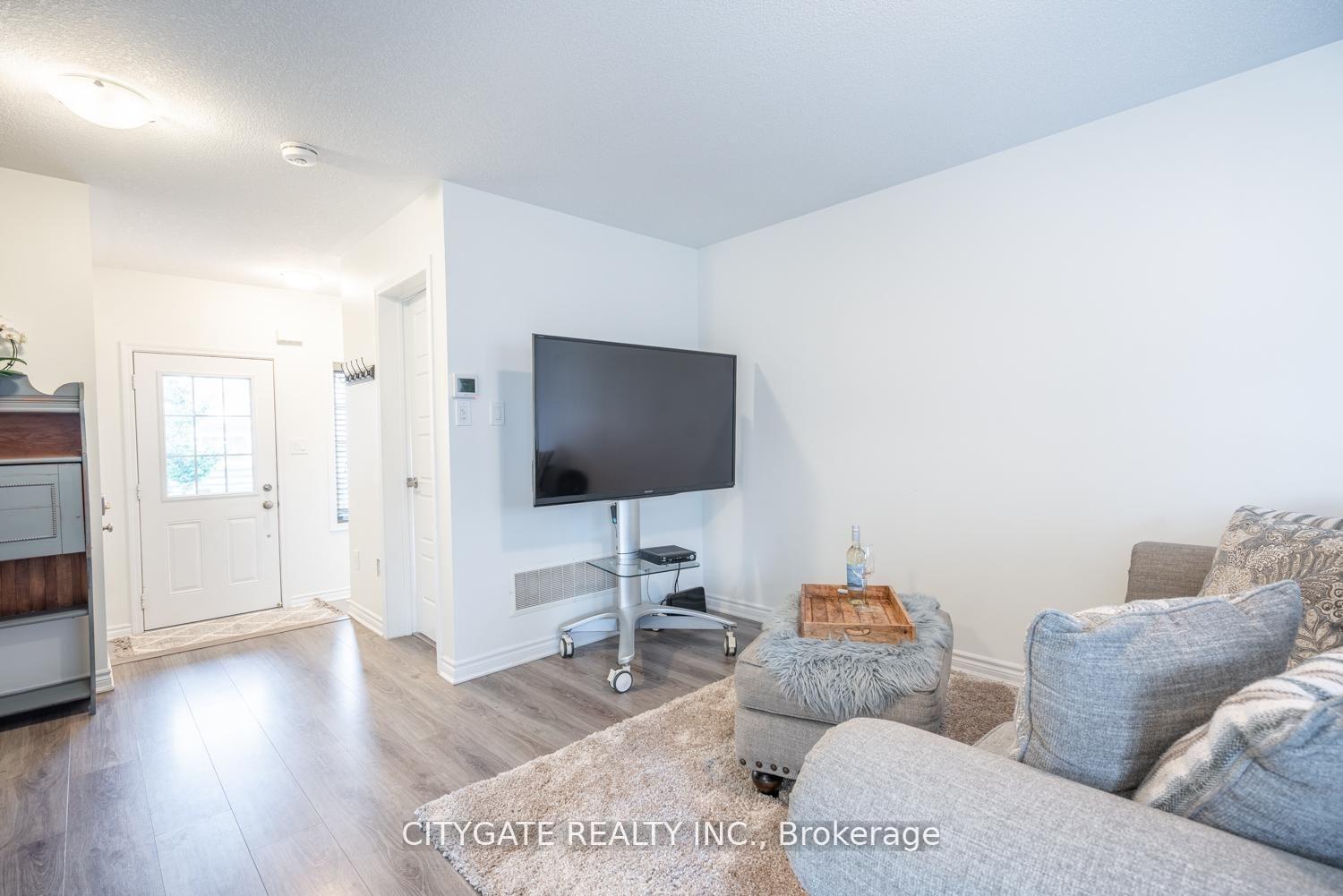 Photo 8 of 69 Mcmonies Drive, Hamilton, Waterdown — HOMEH