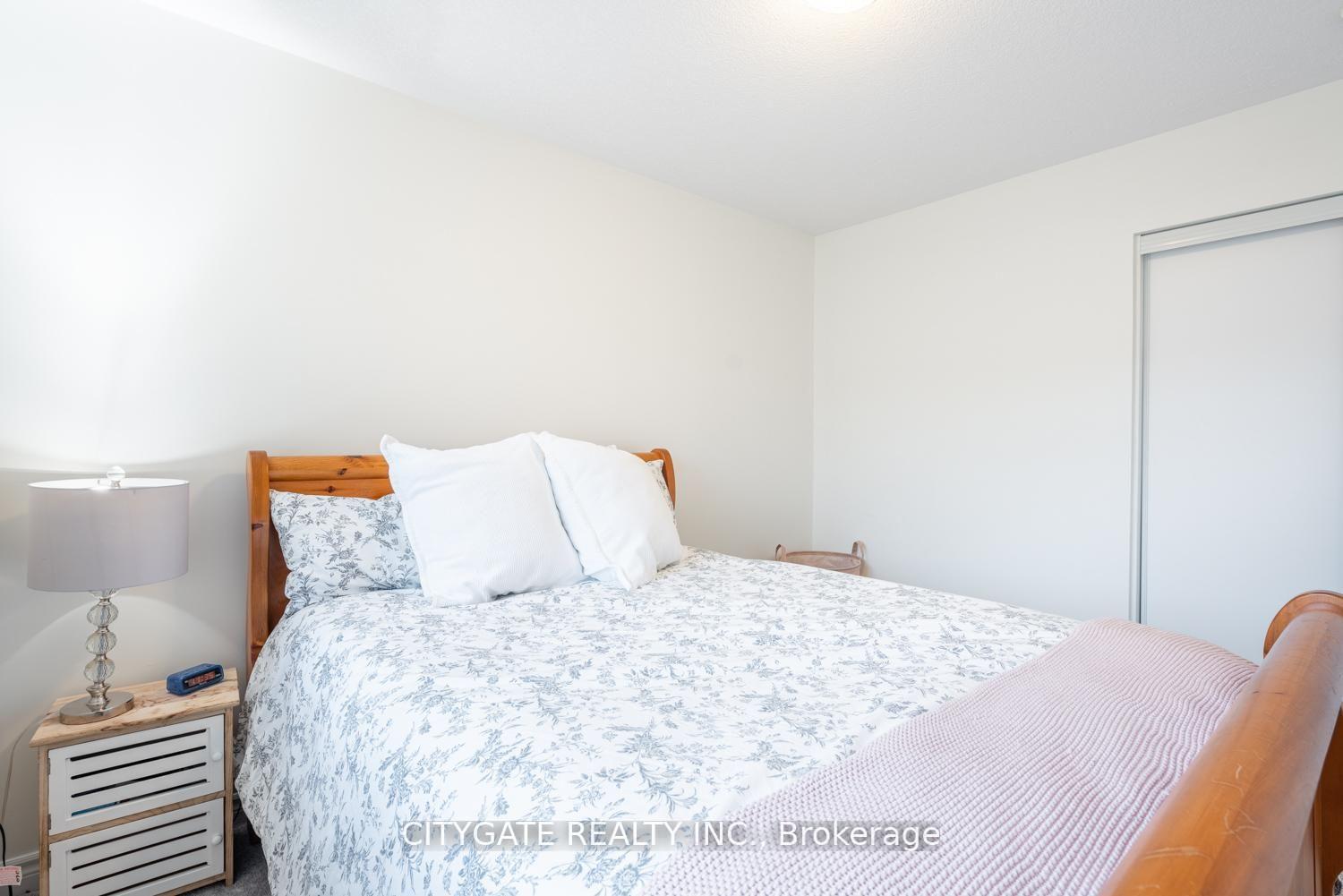 Photo 23 of 69 Mcmonies Drive, Hamilton, Waterdown — HOMEH