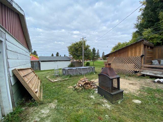 Photo 3 of 167 13th Avenue, Cochrane — HOMEH