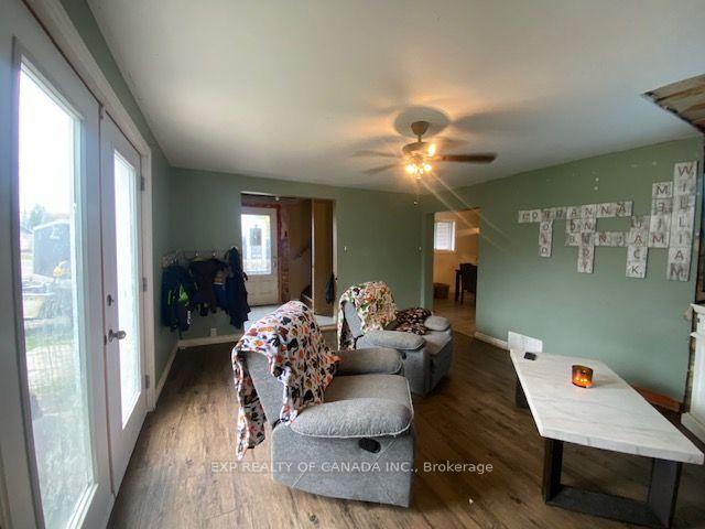 Photo 10 of 167 13th Avenue, Cochrane — HOMEH