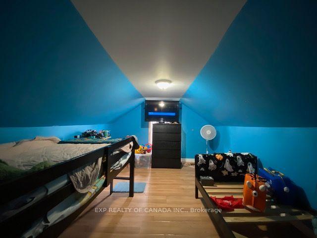 Photo 12 of 167 13th Avenue, Cochrane — HOMEH