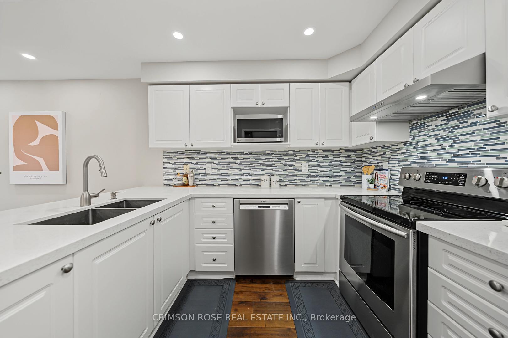 Photo 12 of 506 Pondview Place, Oakville, Wedgewood Creek — HOMEH