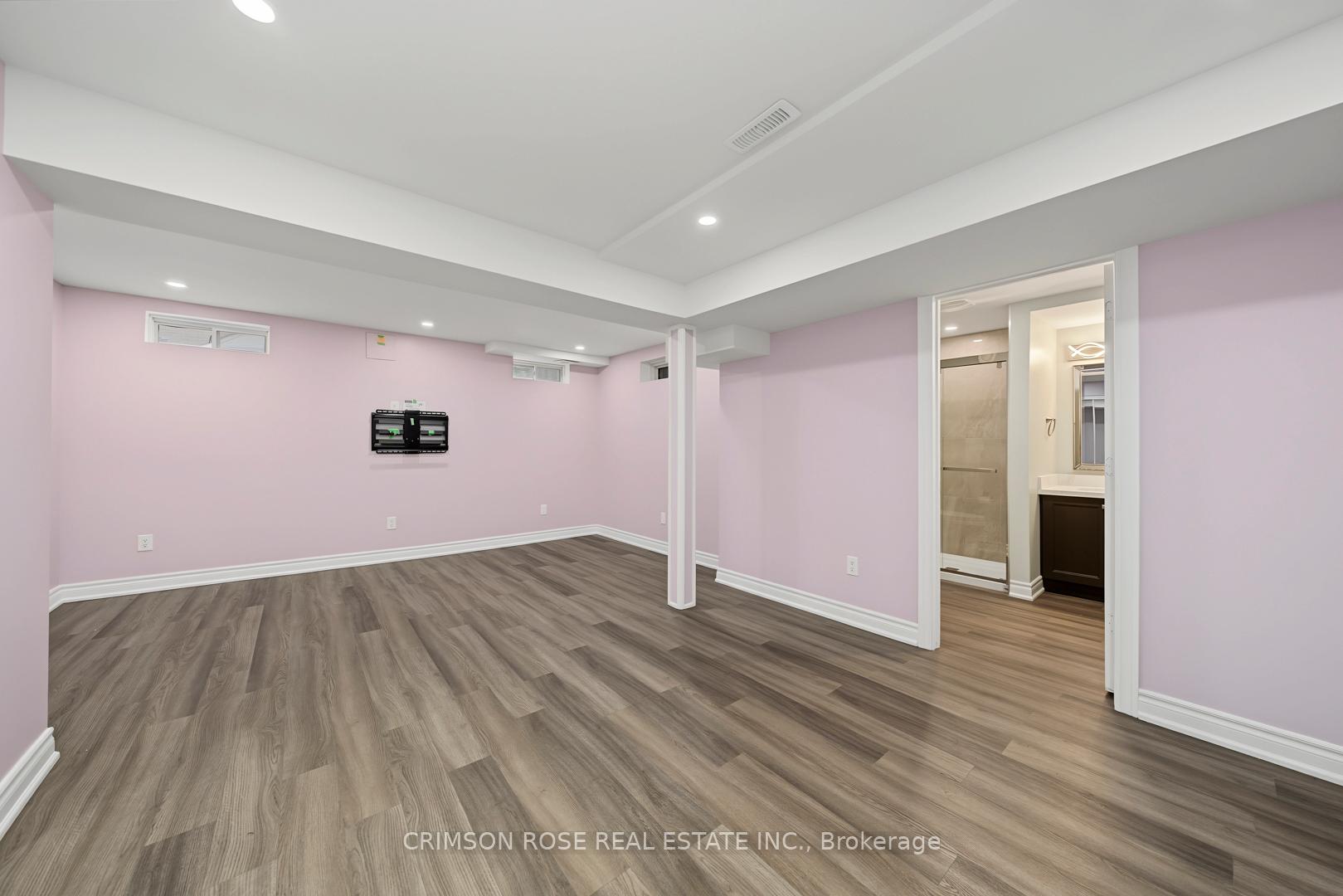 Photo 41 of 506 Pondview Place, Oakville, Wedgewood Creek — HOMEH