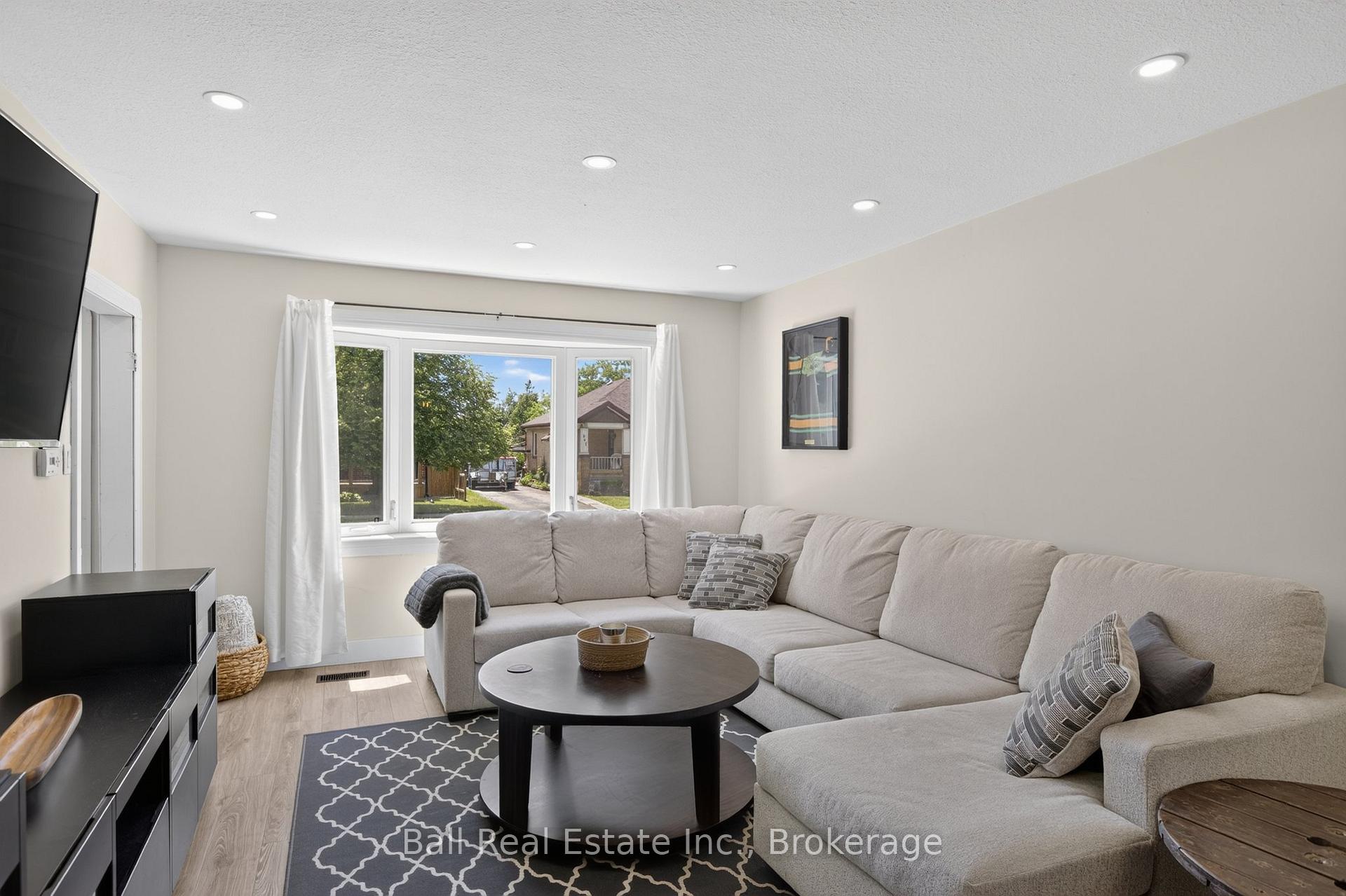 Photo 7 of 246 King George Street, Peterborough, Otonabee Ward 1 — HOMEH