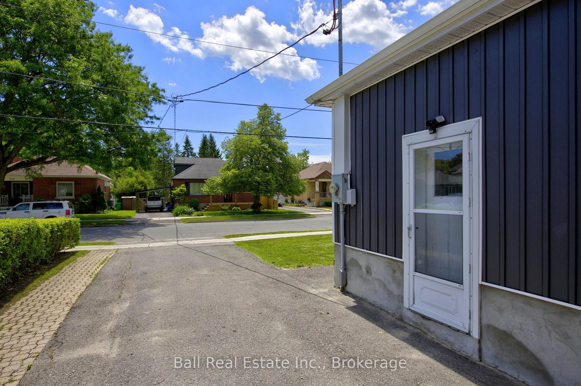 Photo 29 of 246 King George Street, Peterborough, Otonabee Ward 1 — HOMEH