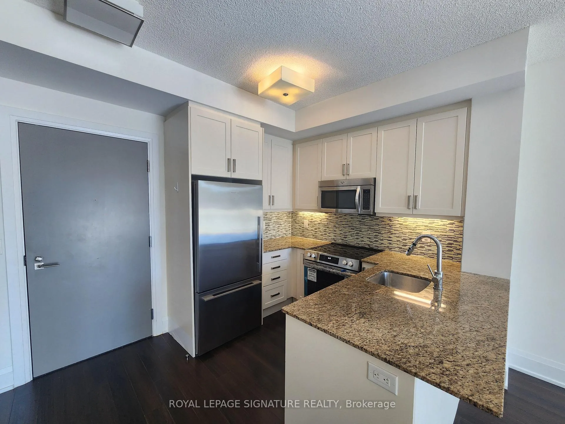 Photo 2 of Unit 407, 2 Old Mill Drive, Toronto, High Park-Swansea — HOMEH