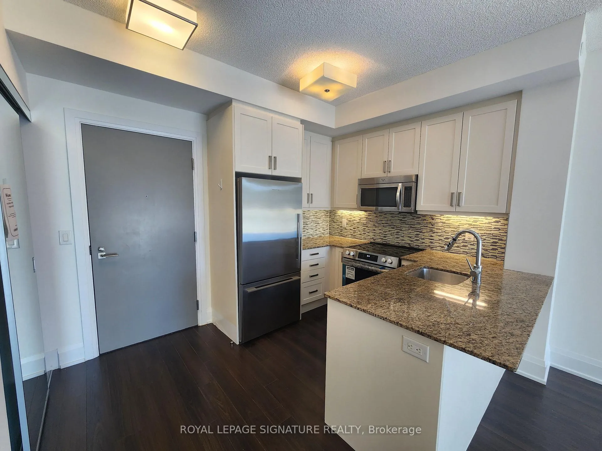 Photo 5 of Unit 407, 2 Old Mill Drive, Toronto, High Park-Swansea — HOMEH