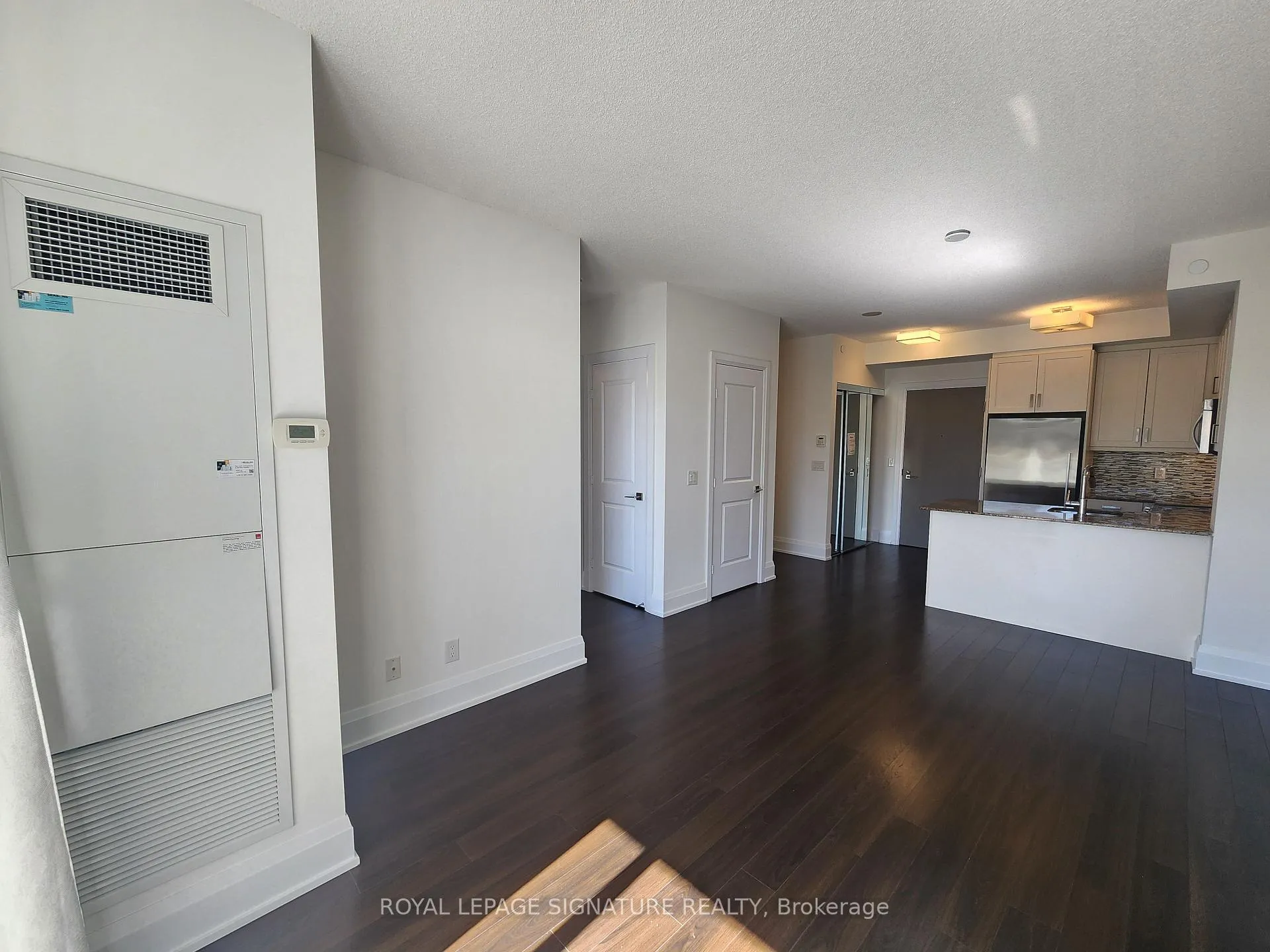Photo 11 of Unit 407, 2 Old Mill Drive, Toronto, High Park-Swansea — HOMEH