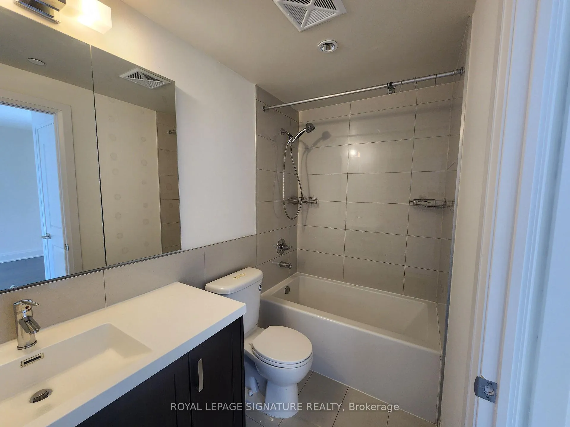 Photo 14 of Unit 407, 2 Old Mill Drive, Toronto, High Park-Swansea — HOMEH