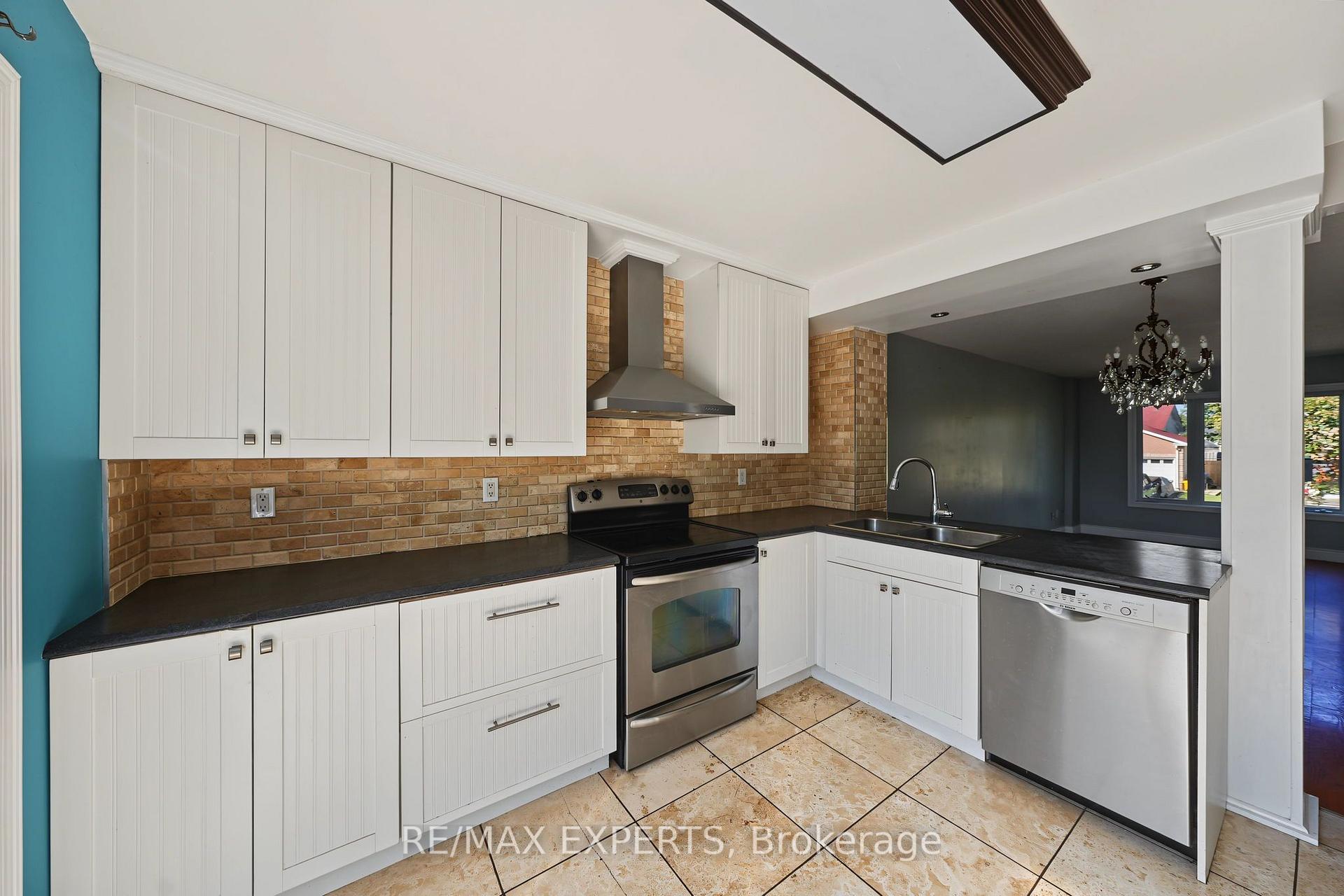Photo 10 of 97 Cecil Street, Essa, Angus — HOMEH