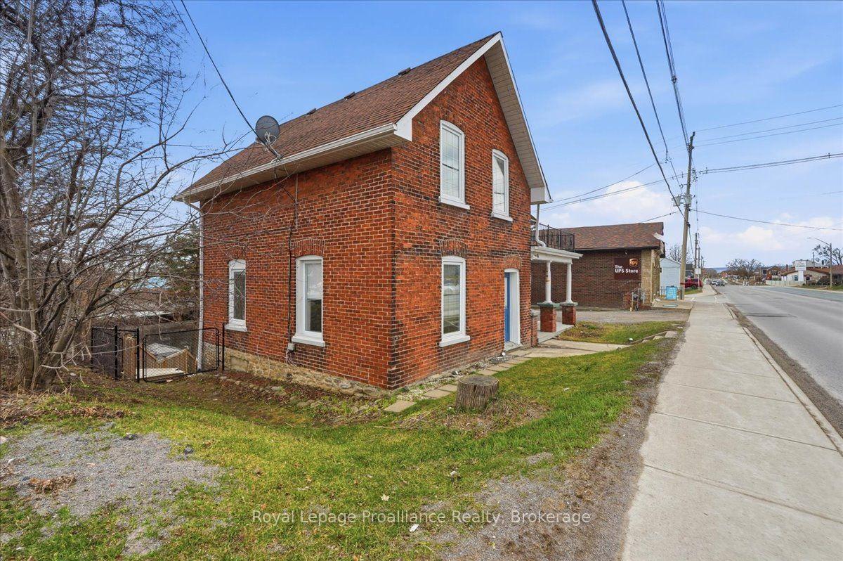 Photo 4 of 209 Dundas Street E, Quinte West, Trenton Ward — HOMEH