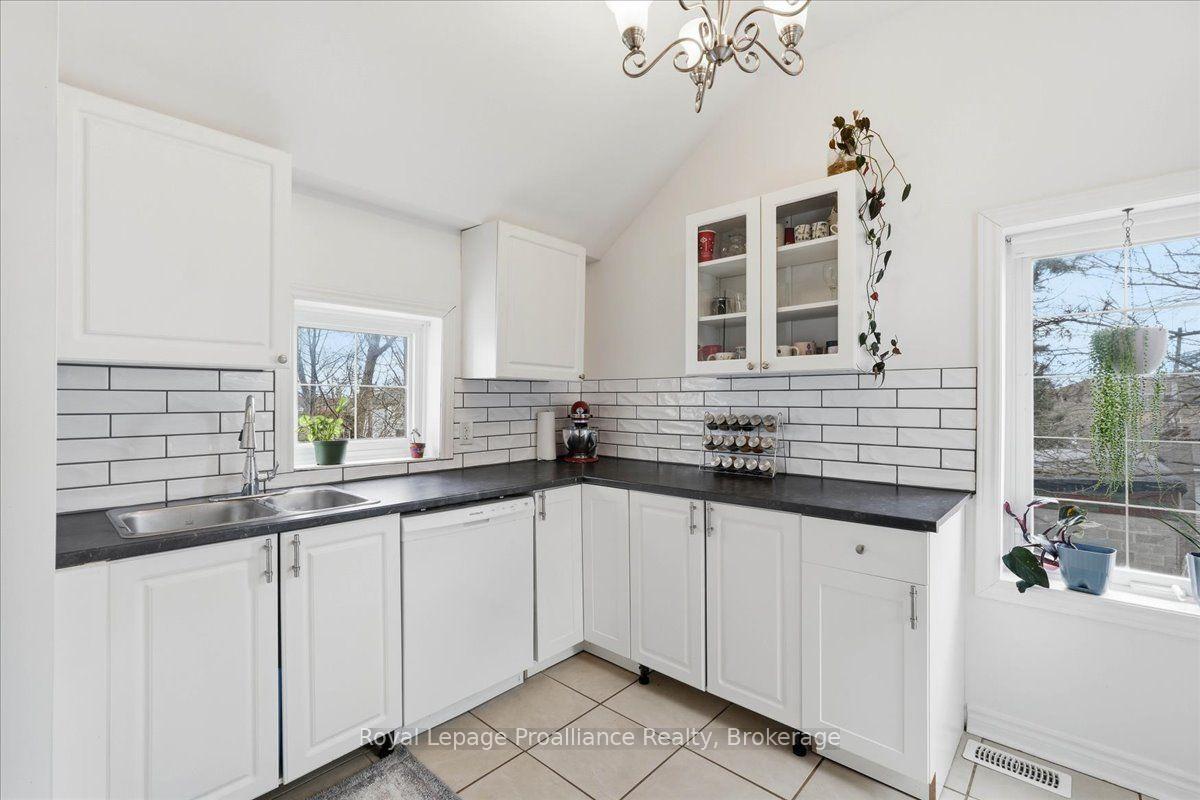 Photo 8 of 209 Dundas Street E, Quinte West, Trenton Ward — HOMEH