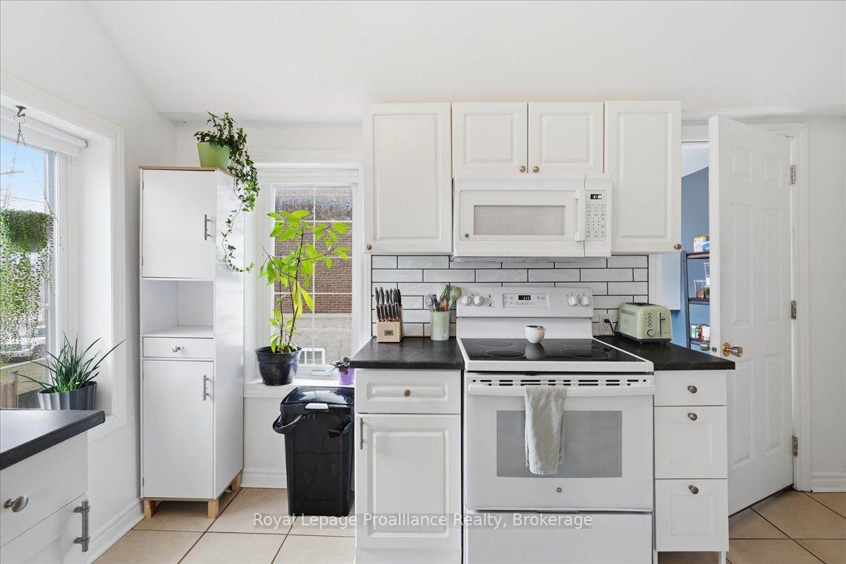 Photo 10 of 209 Dundas Street E, Quinte West, Trenton Ward — HOMEH