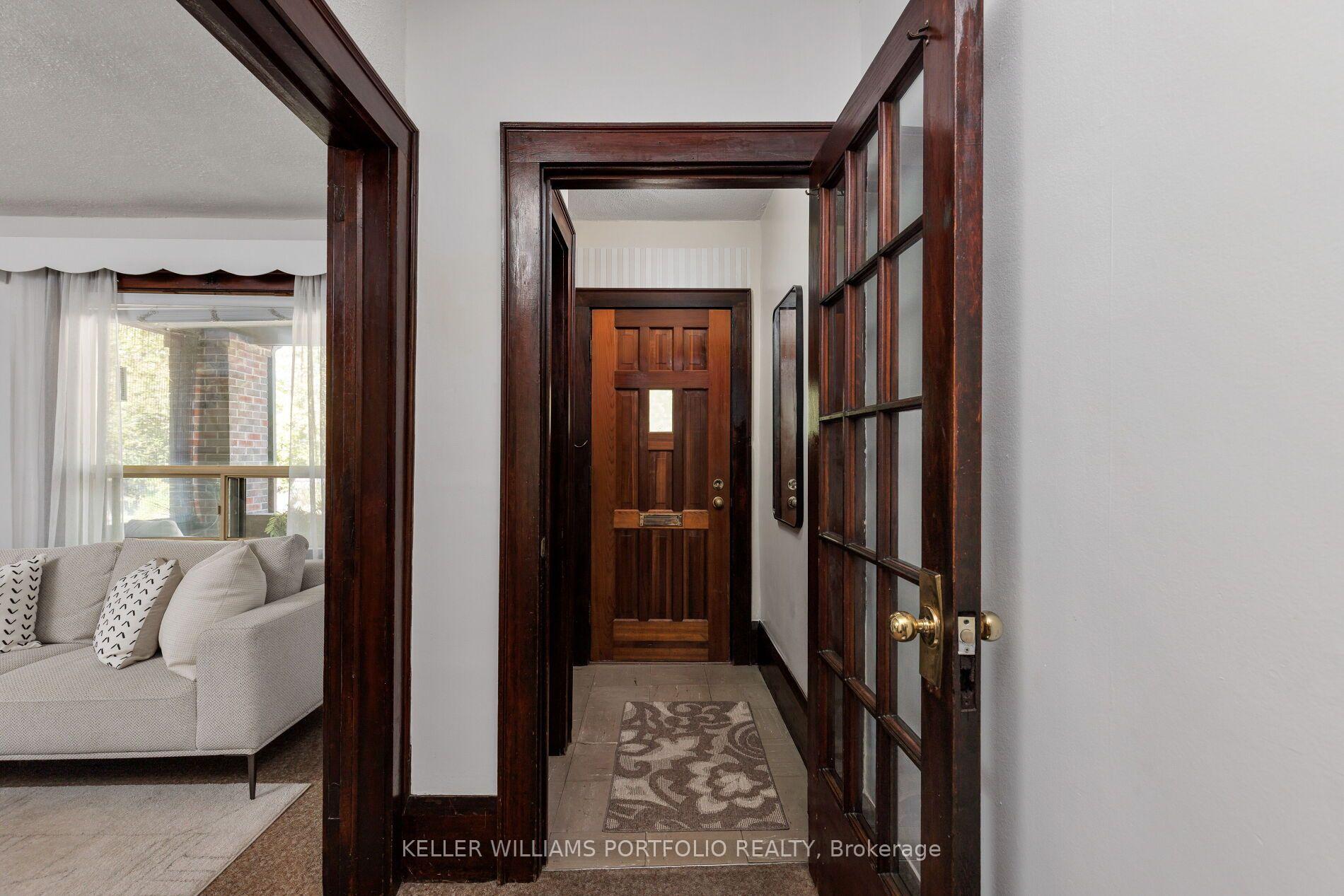 Photo 3 of 279 Garden Avenue, Toronto, High Park-Swansea — HOMEH