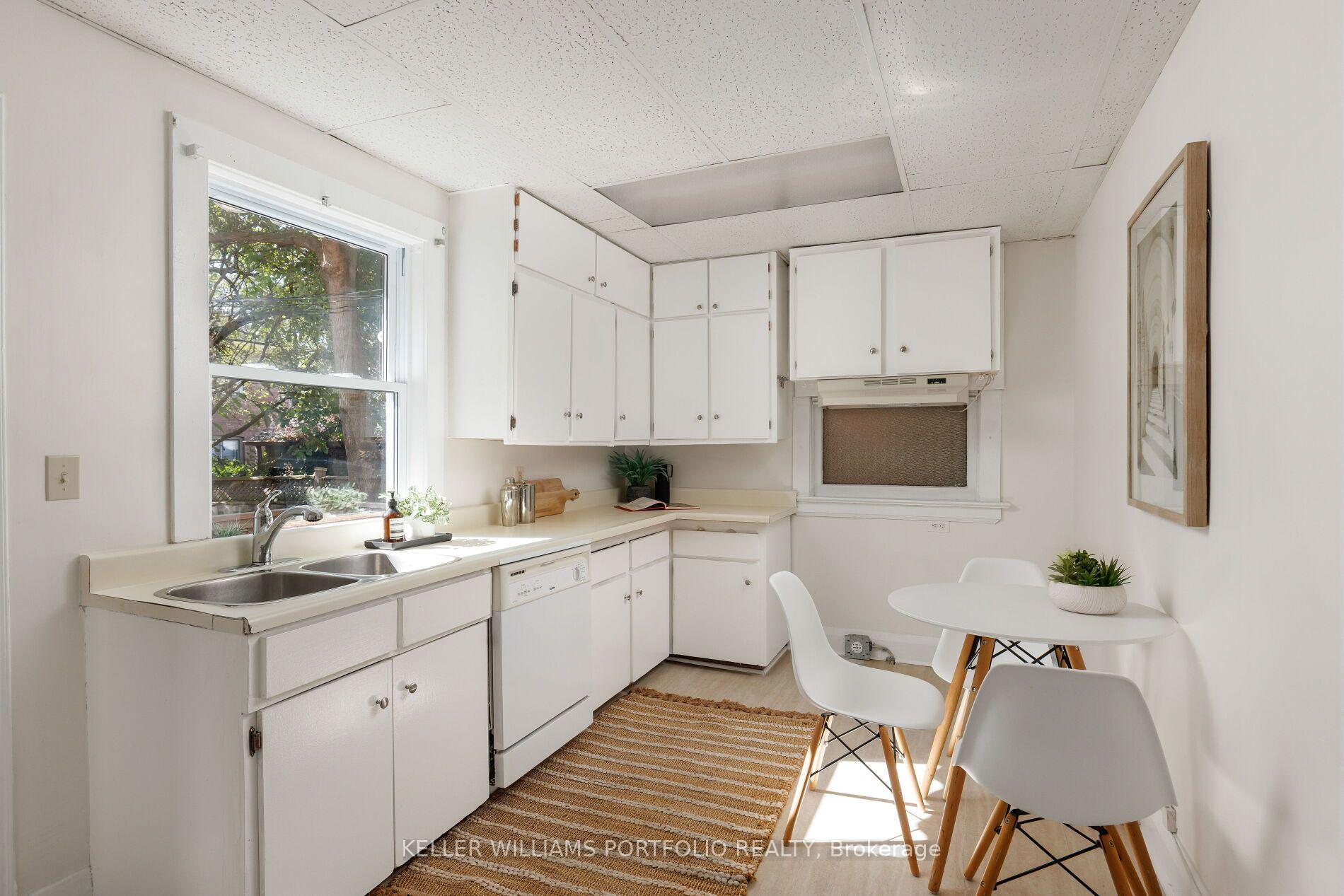 Photo 11 of 279 Garden Avenue, Toronto, High Park-Swansea — HOMEH