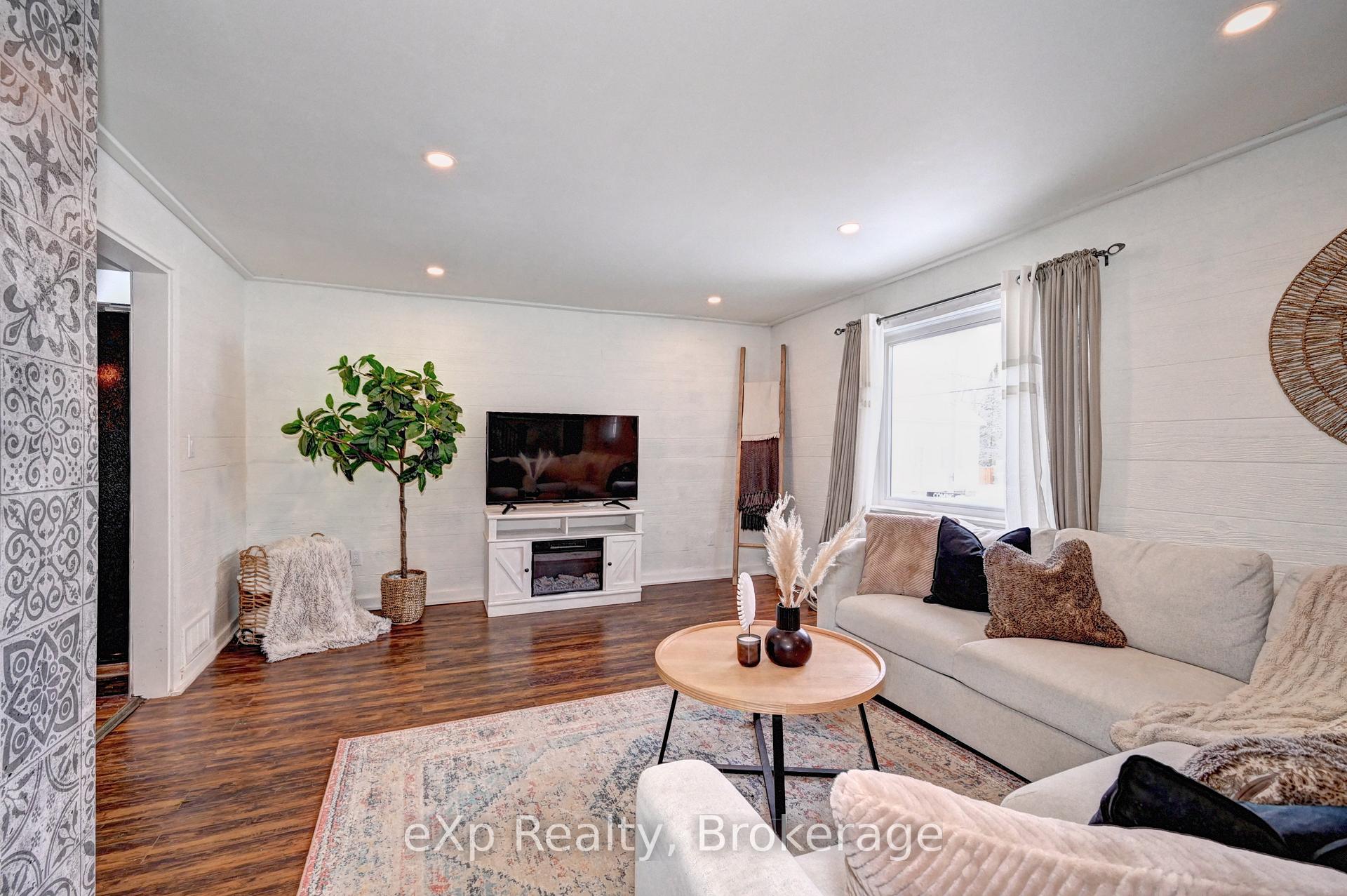 Photo 14 of 310 Barber Avenue N, North Perth, Listowel — HOMEH