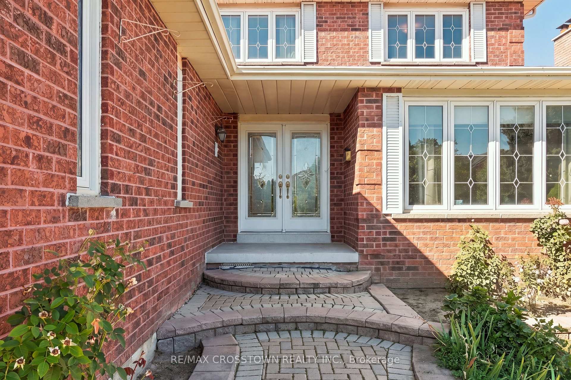 Photo 2 of 322 Forest Drive, Vaughan, West Woodbridge — HOMEH