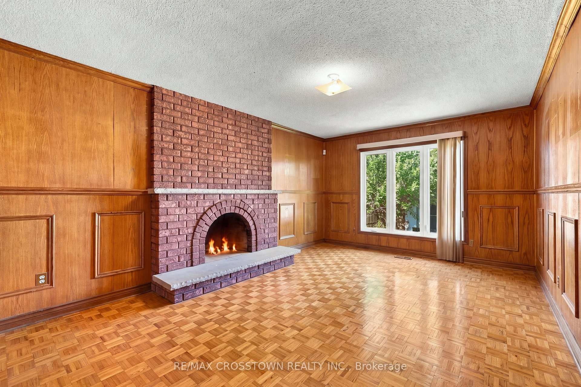 Photo 8 of 322 Forest Drive, Vaughan, West Woodbridge — HOMEH