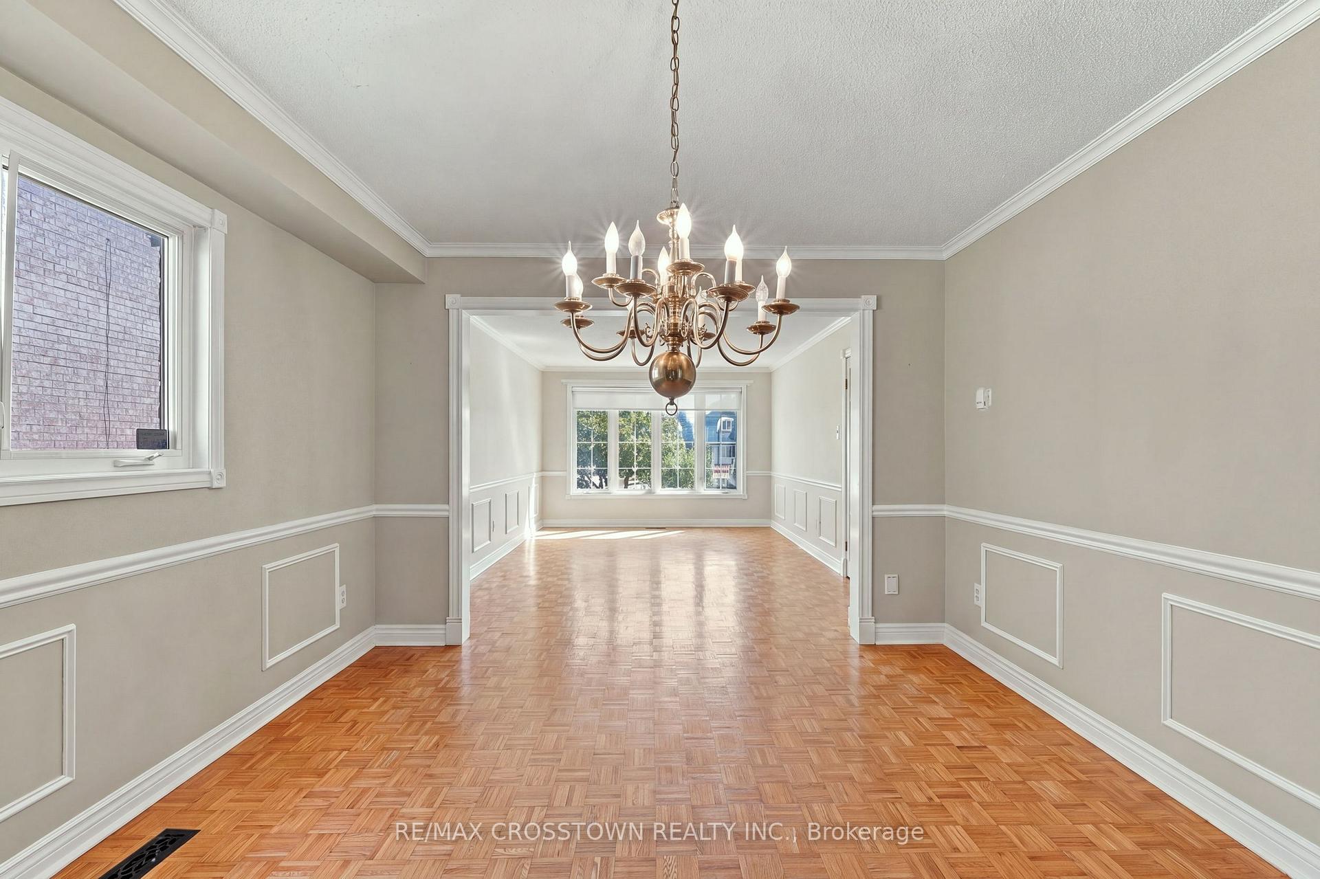 Photo 15 of 322 Forest Drive, Vaughan, West Woodbridge — HOMEH