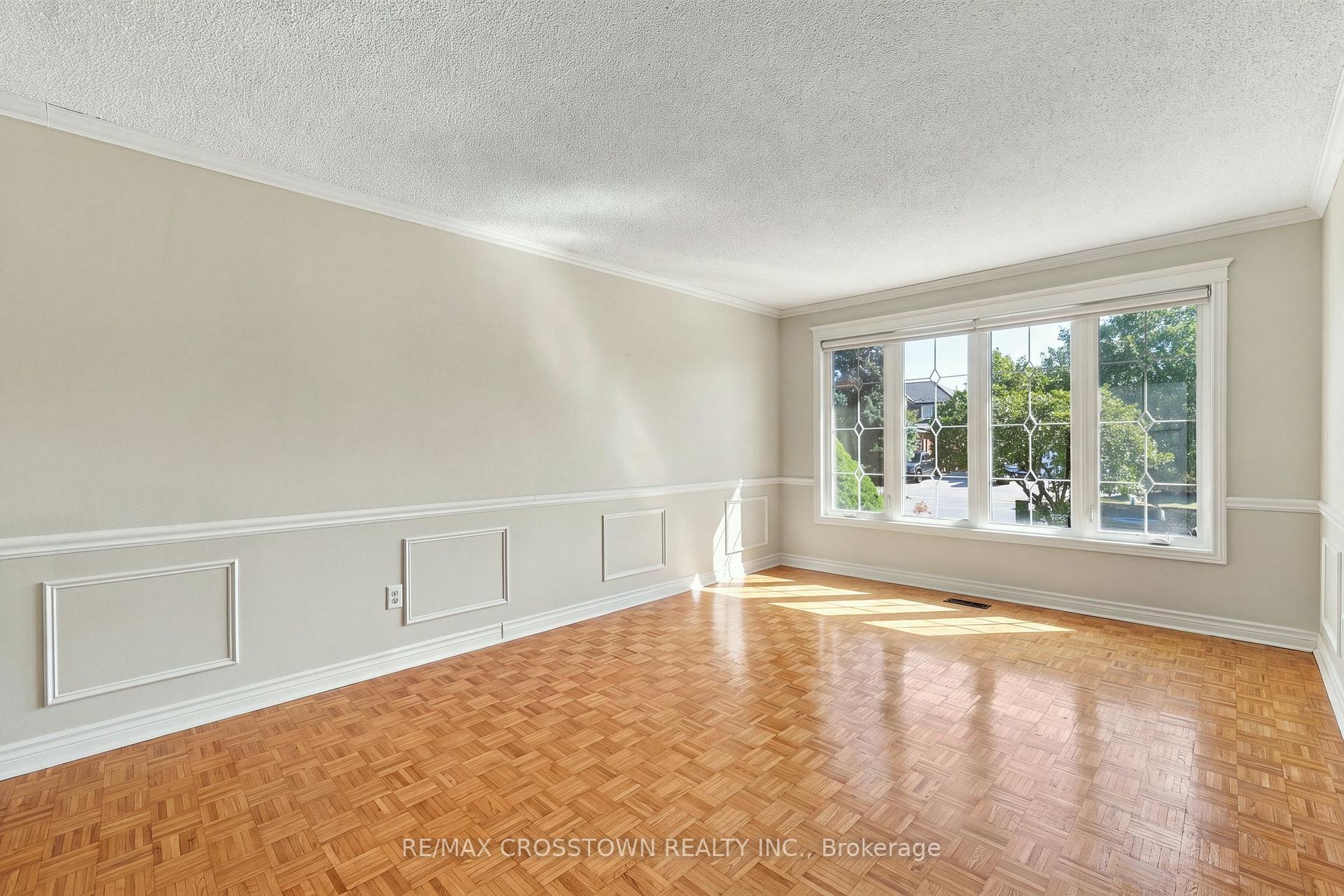 Photo 17 of 322 Forest Drive, Vaughan, West Woodbridge — HOMEH