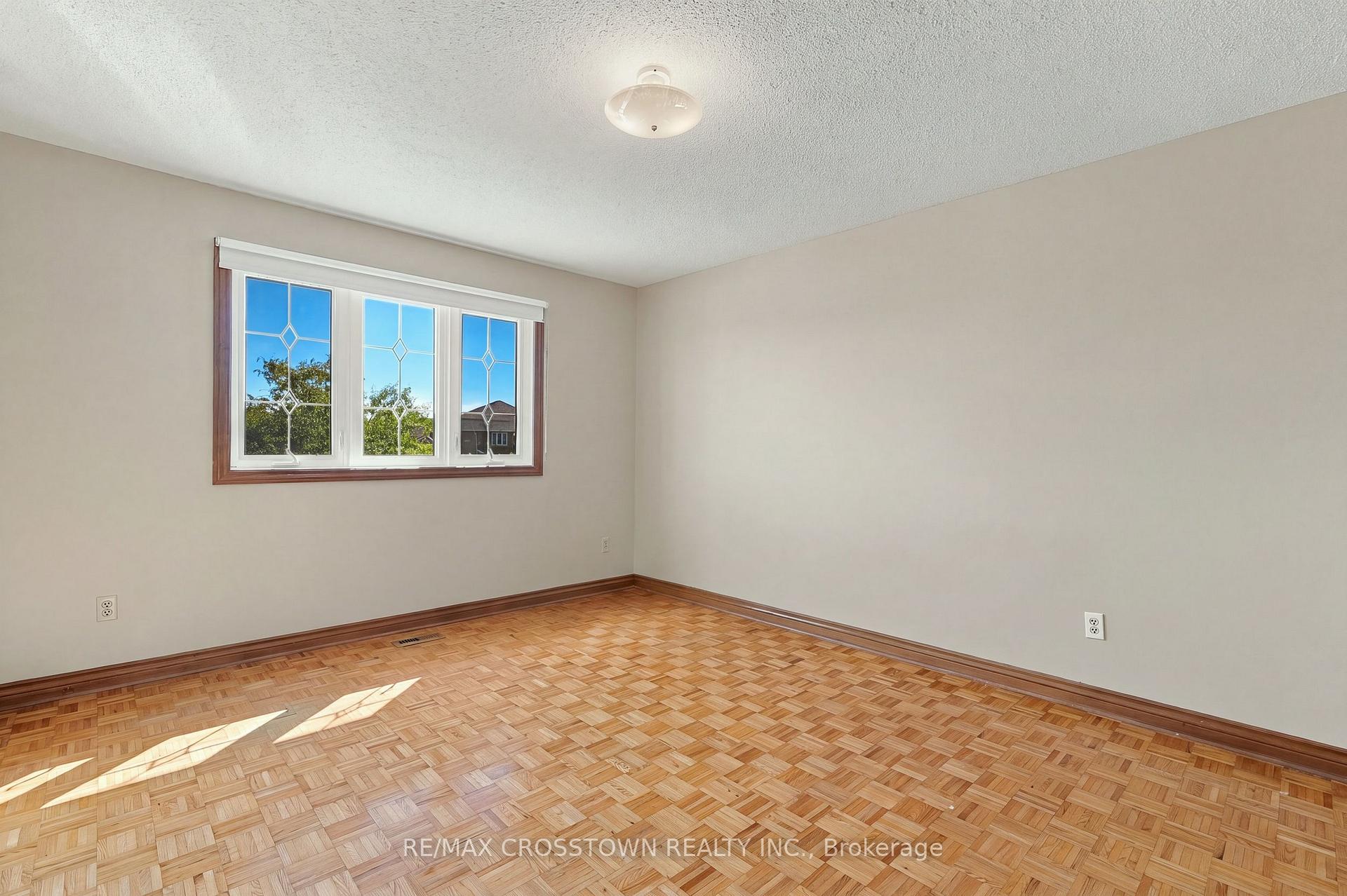 Photo 27 of 322 Forest Drive, Vaughan, West Woodbridge — HOMEH