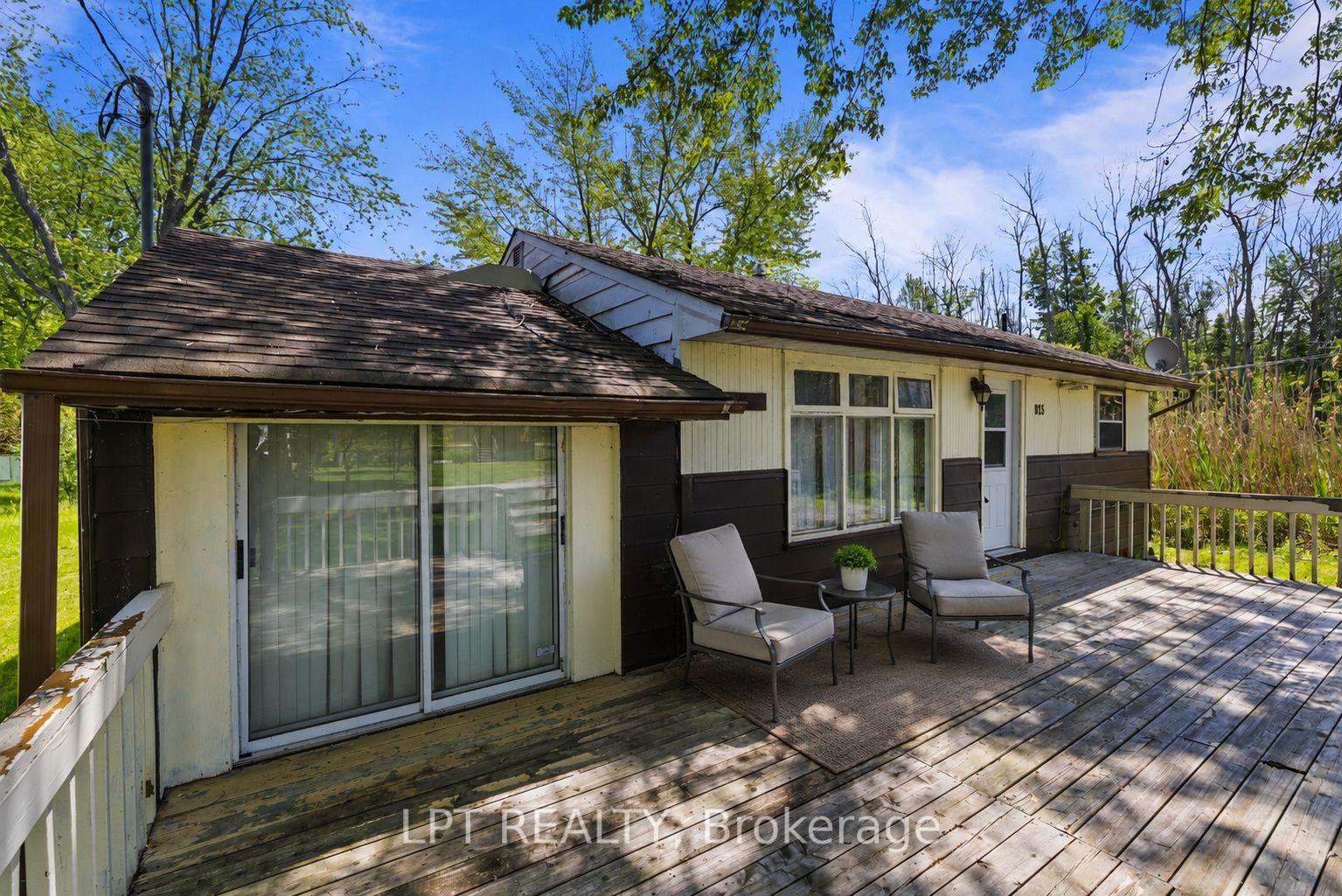 Photo 6 of 815 Paradise Drive, Georgina, Historic Lakeshore Communities — HOMEH