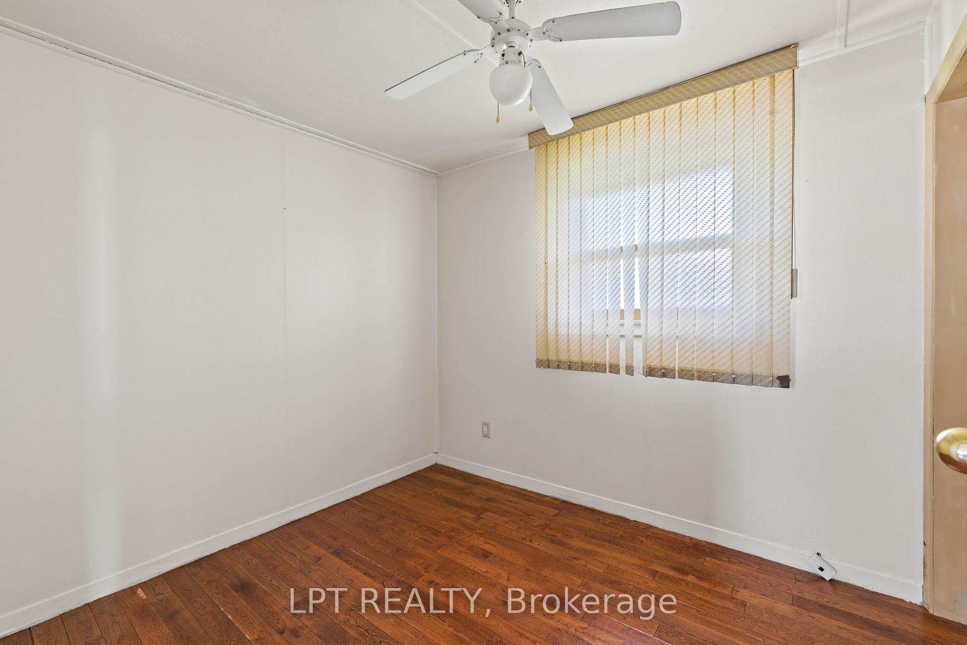 Photo 14 of 815 Paradise Drive, Georgina, Historic Lakeshore Communities — HOMEH