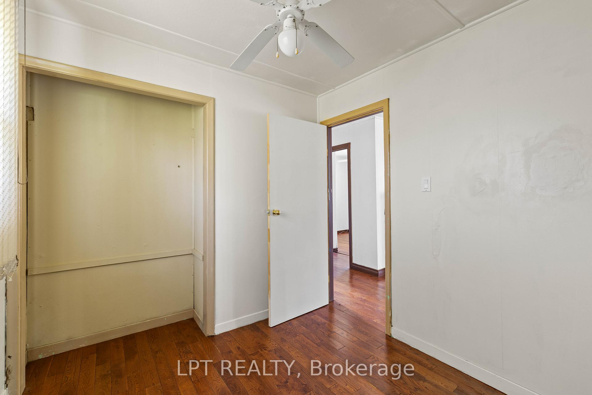 Photo 15 of 815 Paradise Drive, Georgina, Historic Lakeshore Communities — HOMEH