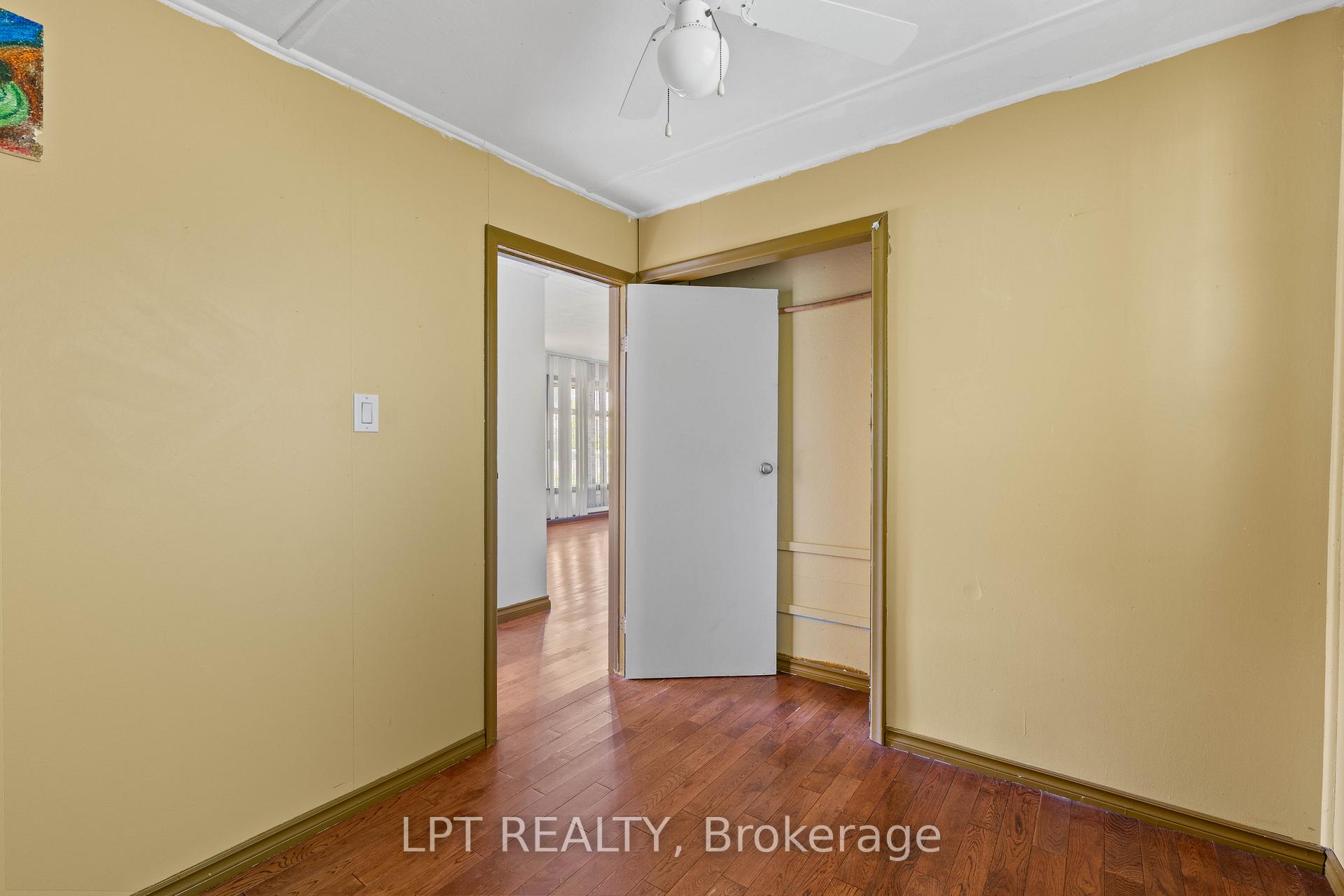 Photo 17 of 815 Paradise Drive, Georgina, Historic Lakeshore Communities — HOMEH