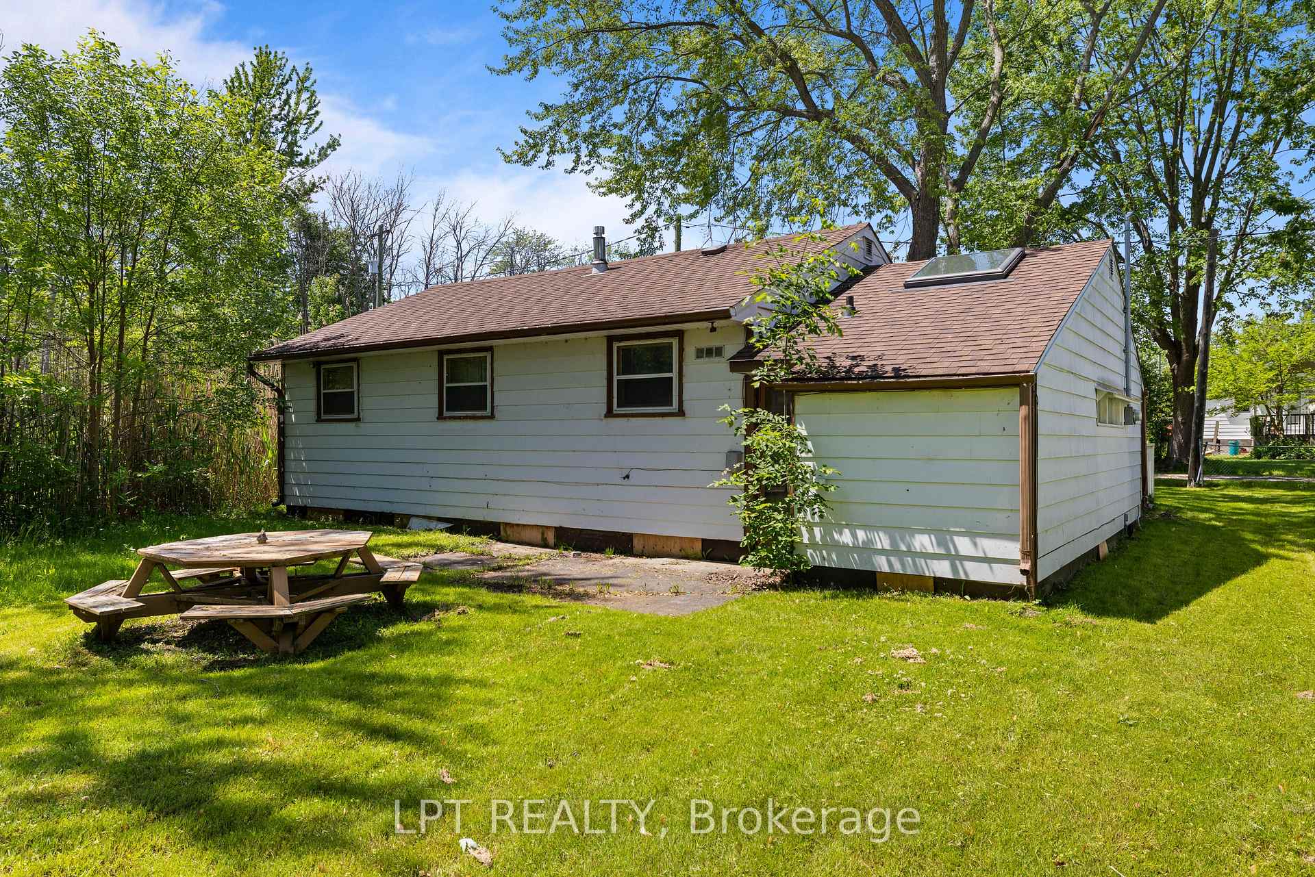 Photo 22 of 815 Paradise Drive, Georgina, Historic Lakeshore Communities — HOMEH