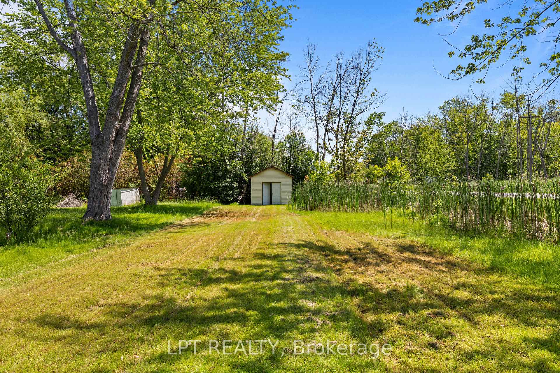 Photo 24 of 815 Paradise Drive, Georgina, Historic Lakeshore Communities — HOMEH