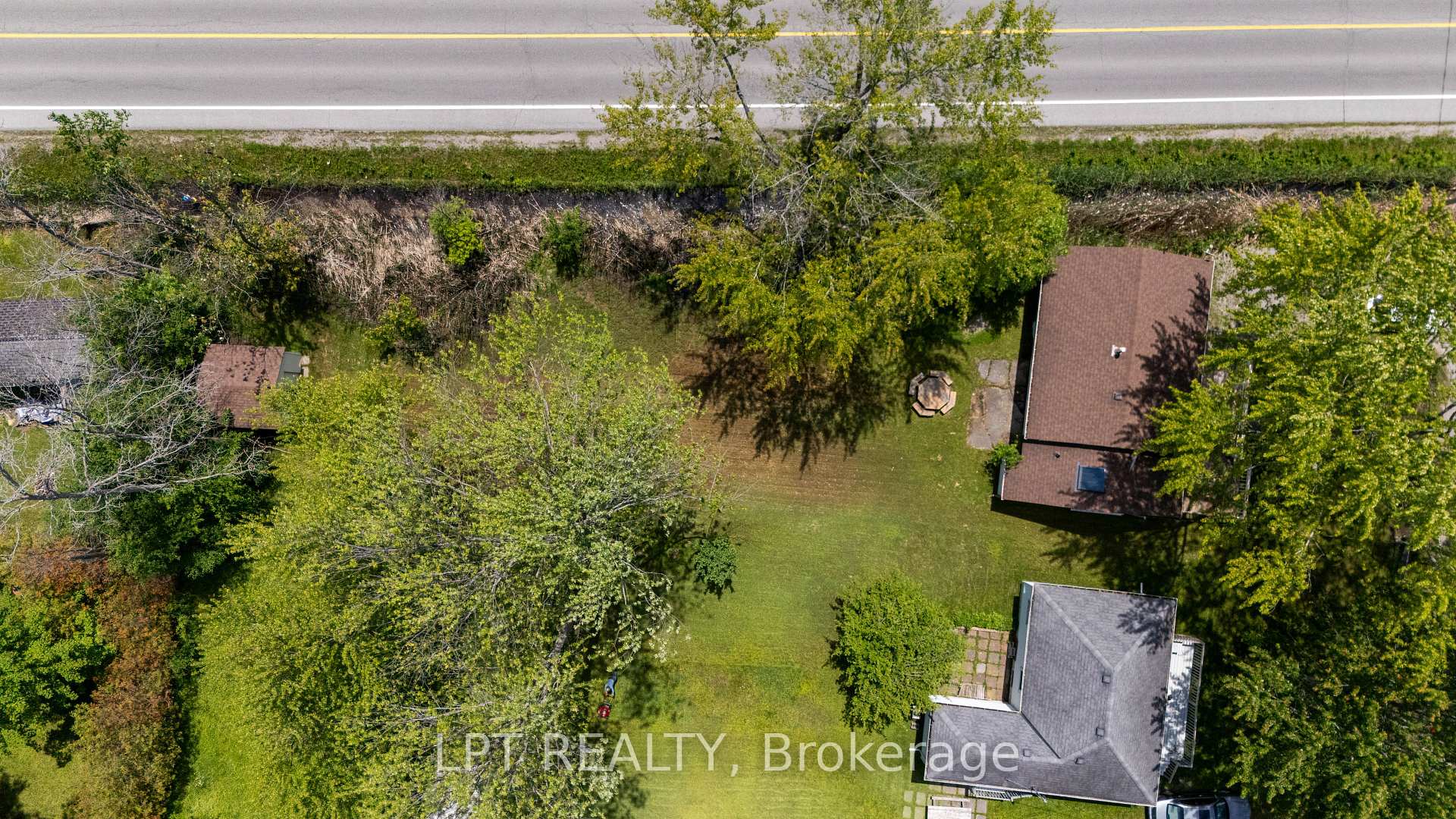 Photo 25 of 815 Paradise Drive, Georgina, Historic Lakeshore Communities — HOMEH