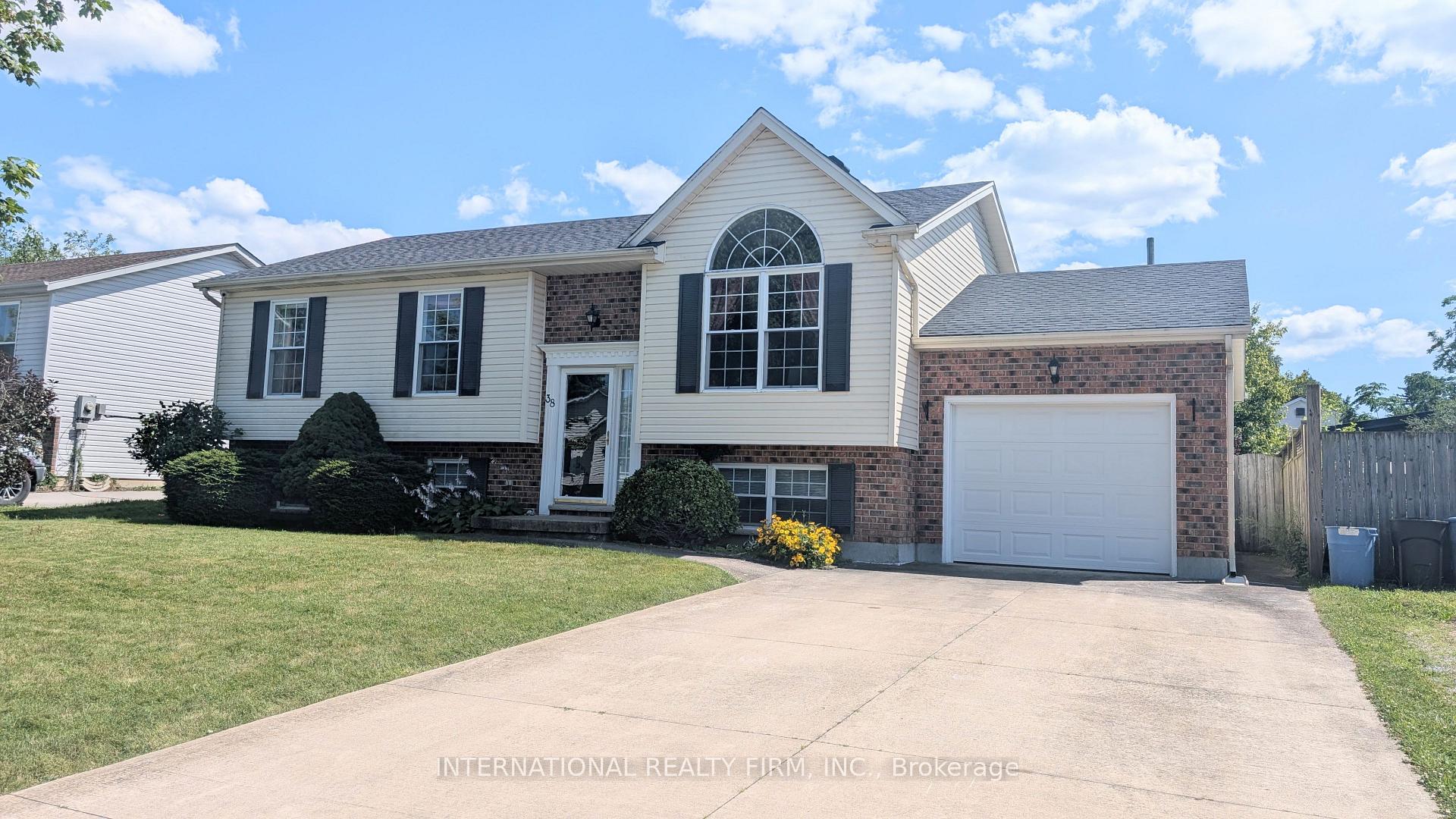 Photo of 38 Windle Village Crescent
