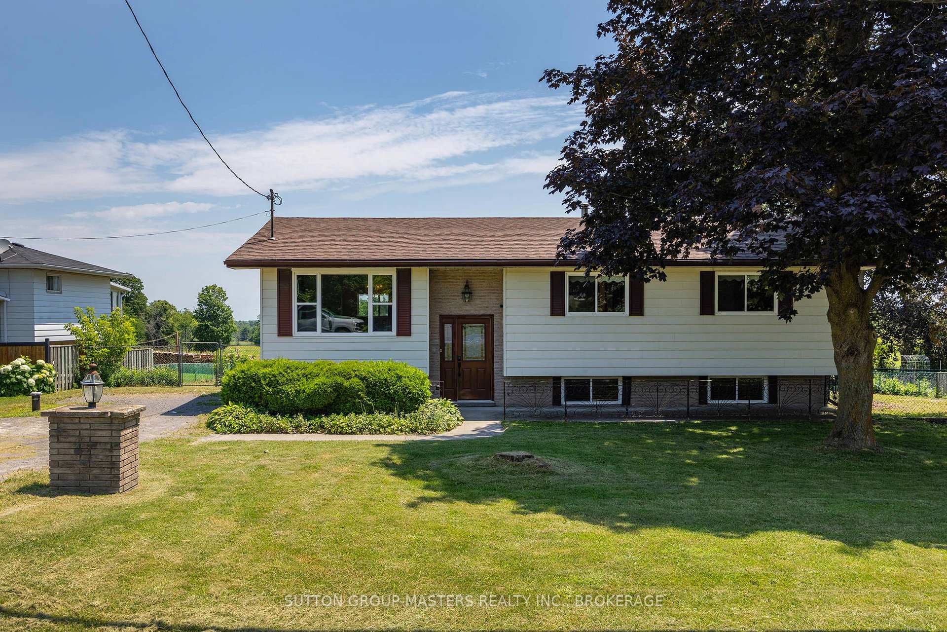 Photo 2 of 2212 Battersea Road, Kingston, City North of 401 — HOMEH